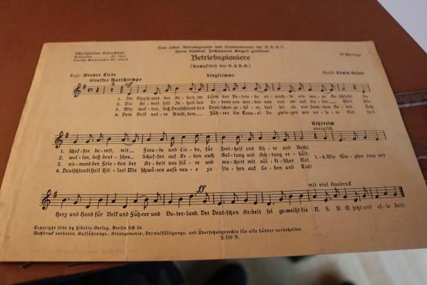 zwei Liedtexte gewidmet dem NSBO Betriebsleiter - Lied der Arbeit und Betriebspioniere